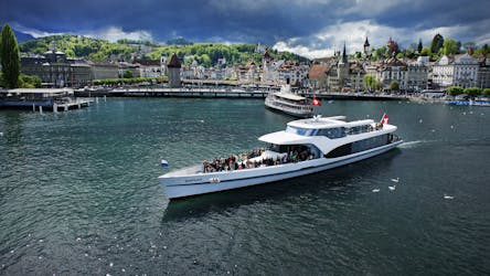 Croisière dans la baie de Lucerne sur le yacht panoramique Saphir